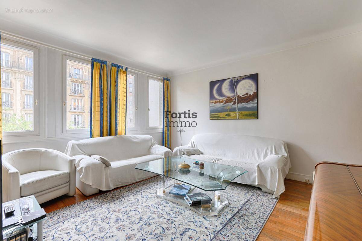 Appartement à PARIS-15E