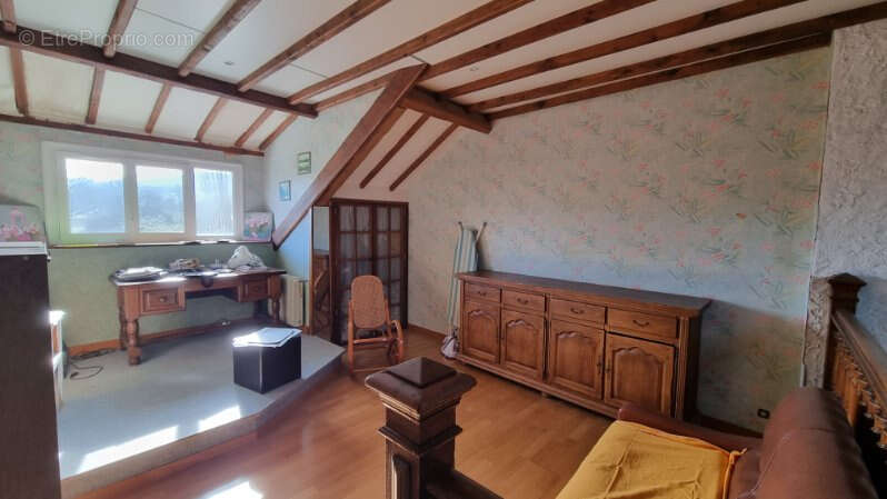 Maison à SAINT-BONNET-DES-QUARTS