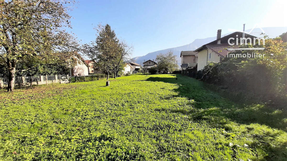 Terrain 1000 m² à Polienas  - photo 2