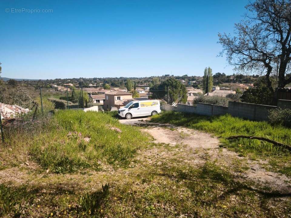 Terrain à SAINT-MAXIMIN-LA-SAINTE-BAUME