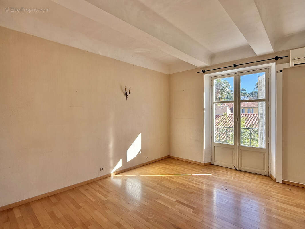 Appartement à HYERES