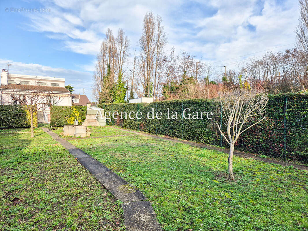 Maison à CARRIERES-SUR-SEINE
