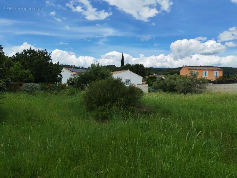 Terrain 750 m² à Le Cannet-Des-Maures  - photo 5