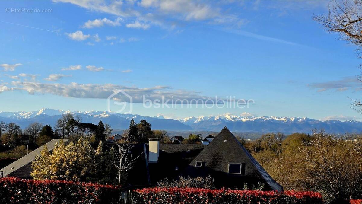 Maison à BUROS