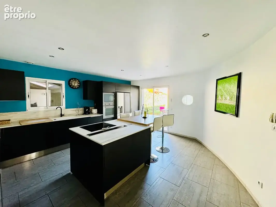Villa d'architecte 180 m2 avec piscine intérieure chauffée et salle de cinéma - photo 4