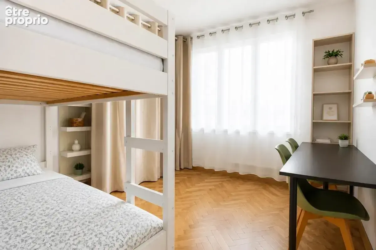 Appartement T3 - 73 m² - Saint-Genis-Laval - photo 6