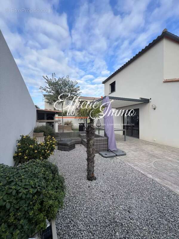 Villa 3 faces avec double garage - photo 10