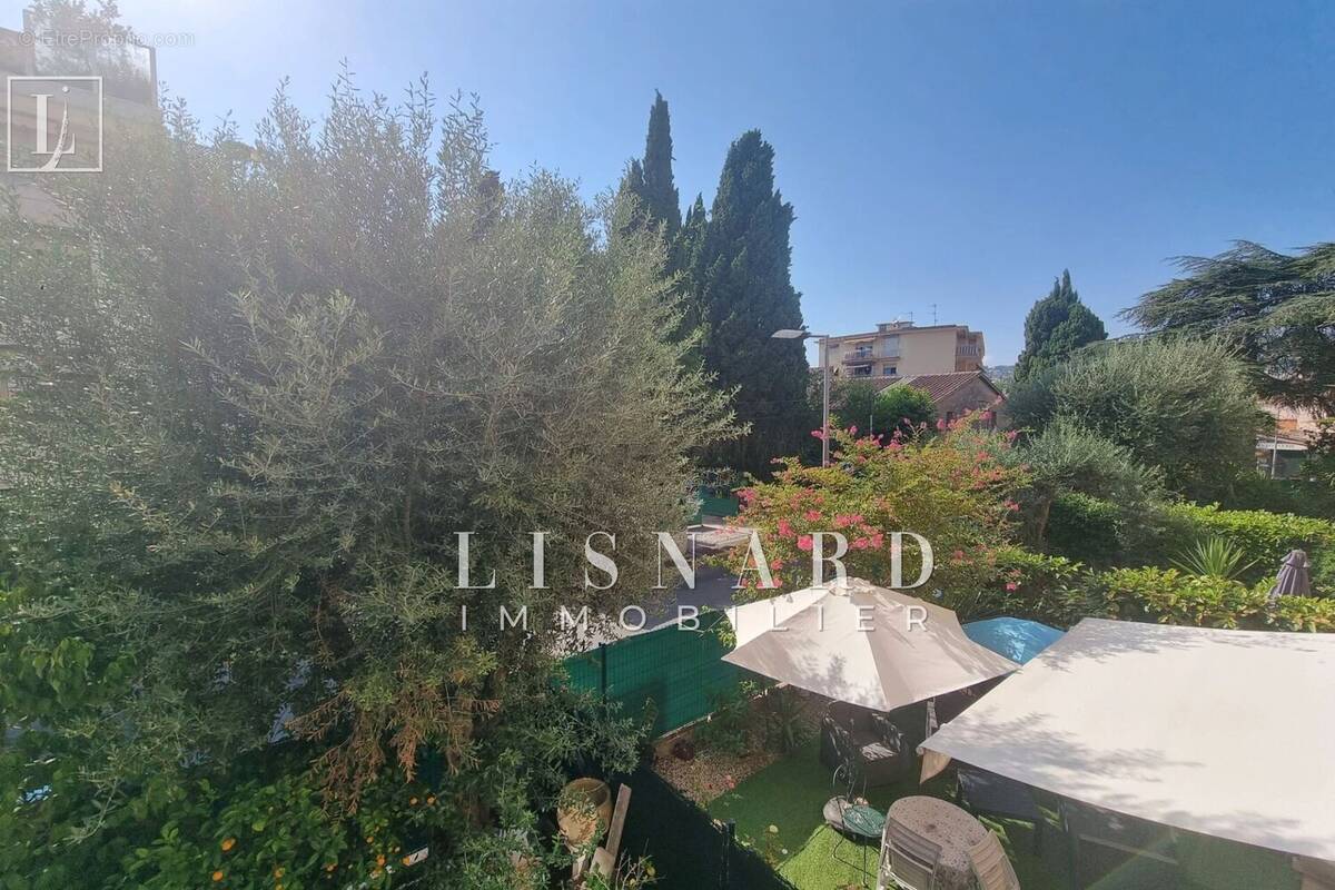 Appartement à VALLAURIS
