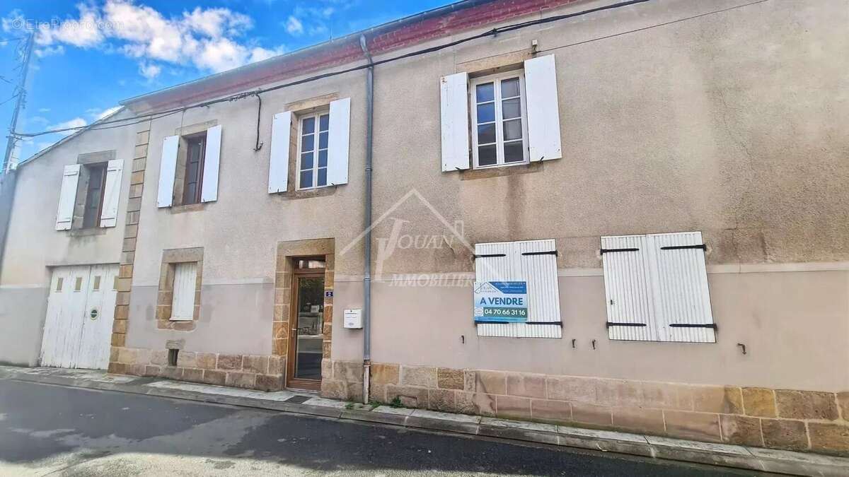 Appartement à BOURBON-L&#039;ARCHAMBAULT