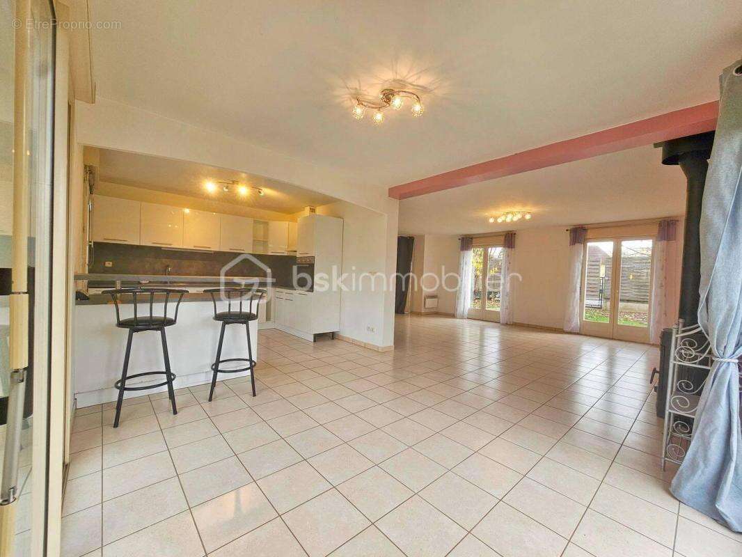 Maison à VARENNES-SUR-SEINE