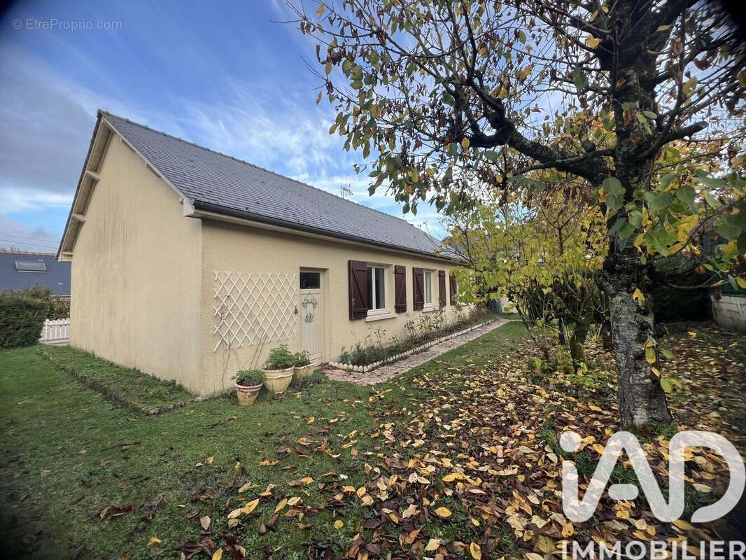 Photo 2 - Maison à ROCHECORBON