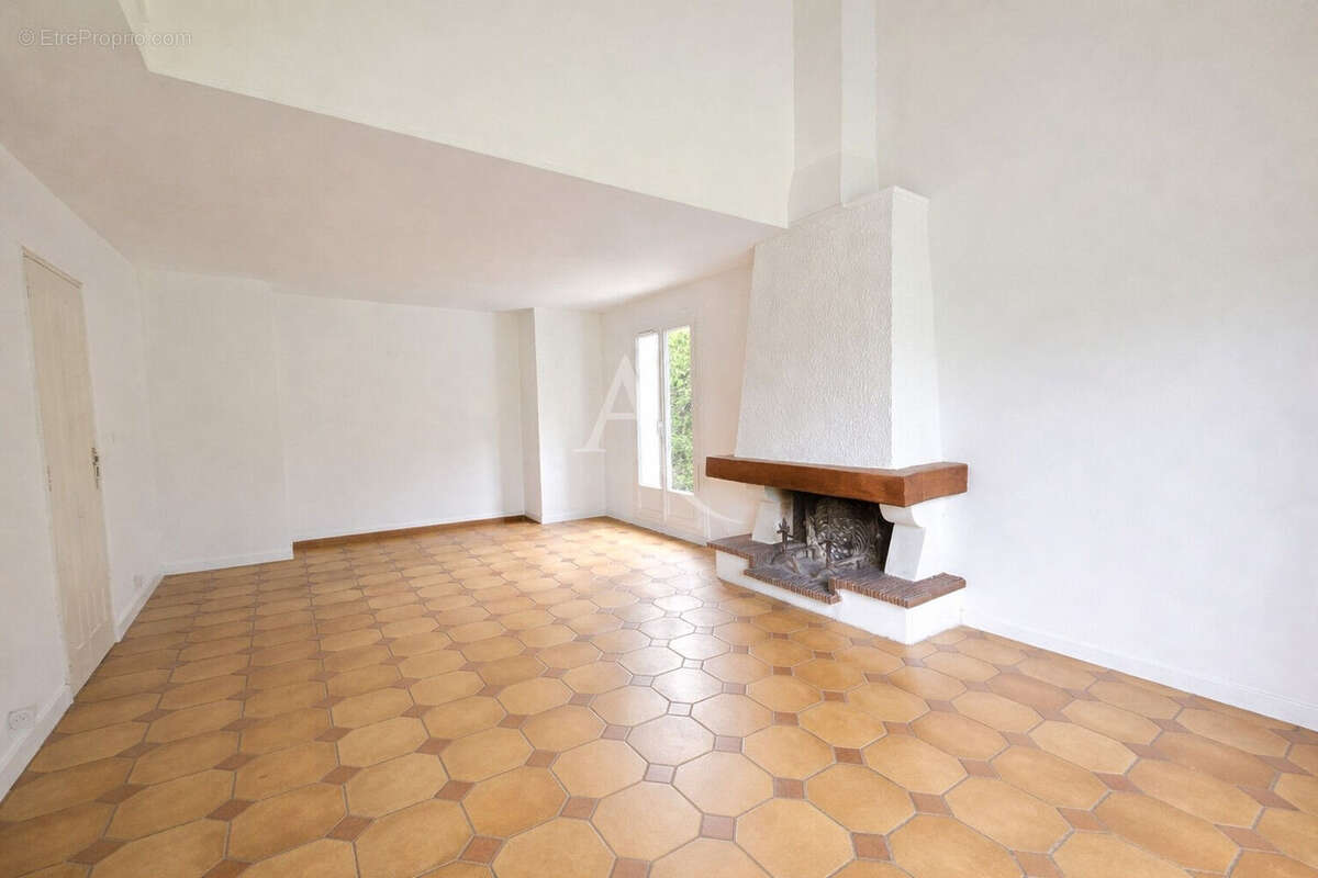 Maison à BURES-SUR-YVETTE