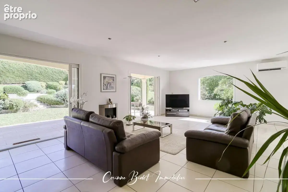 Maison 6 pièces 186 m² à vendre à Saint-Pierre-De-Chandieu (69780) - photo 6