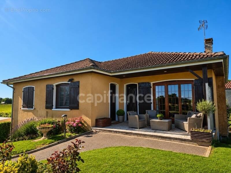 Maison à DOMPIERRE-SUR-VEYLE