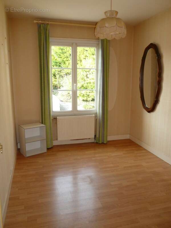 Maison à GENSAC-LA-PALLUE