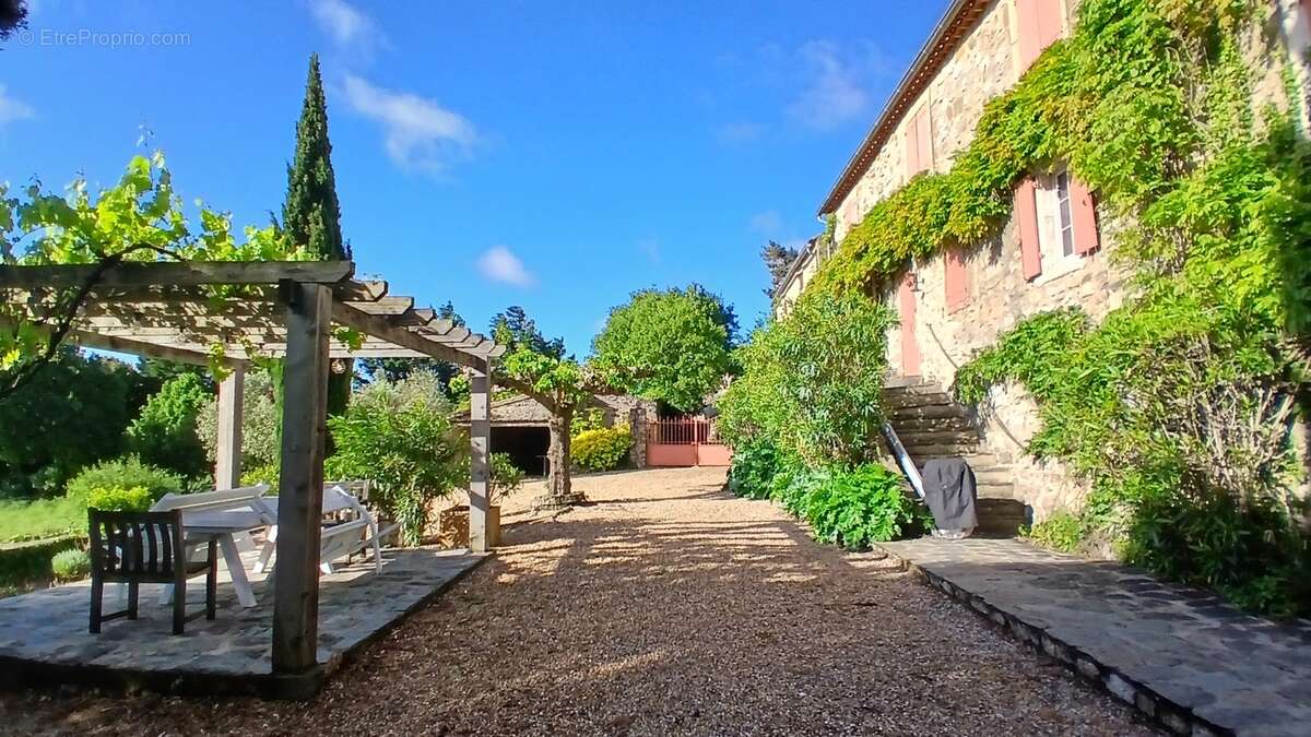 Maison à SAINT-CHINIAN