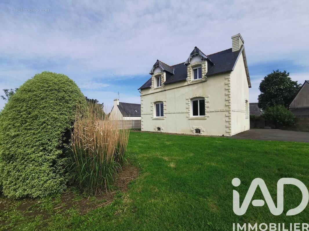 Photo 1 - Maison à LA ROCHE-DERRIEN