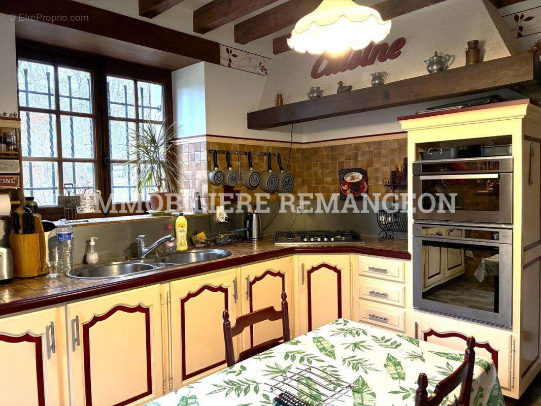 Maison à NEUVY-SUR-BARANGEON