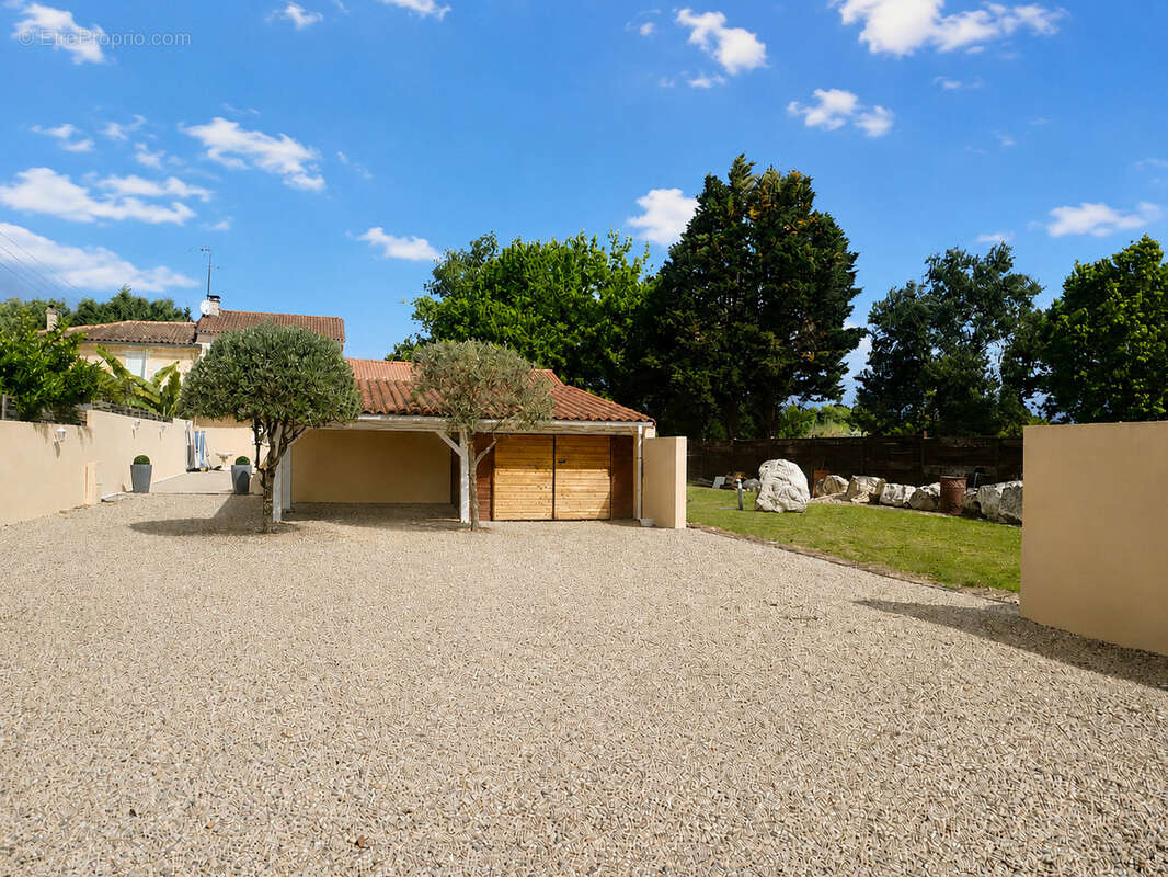 Maison à CIVRAC-SUR-DORDOGNE
