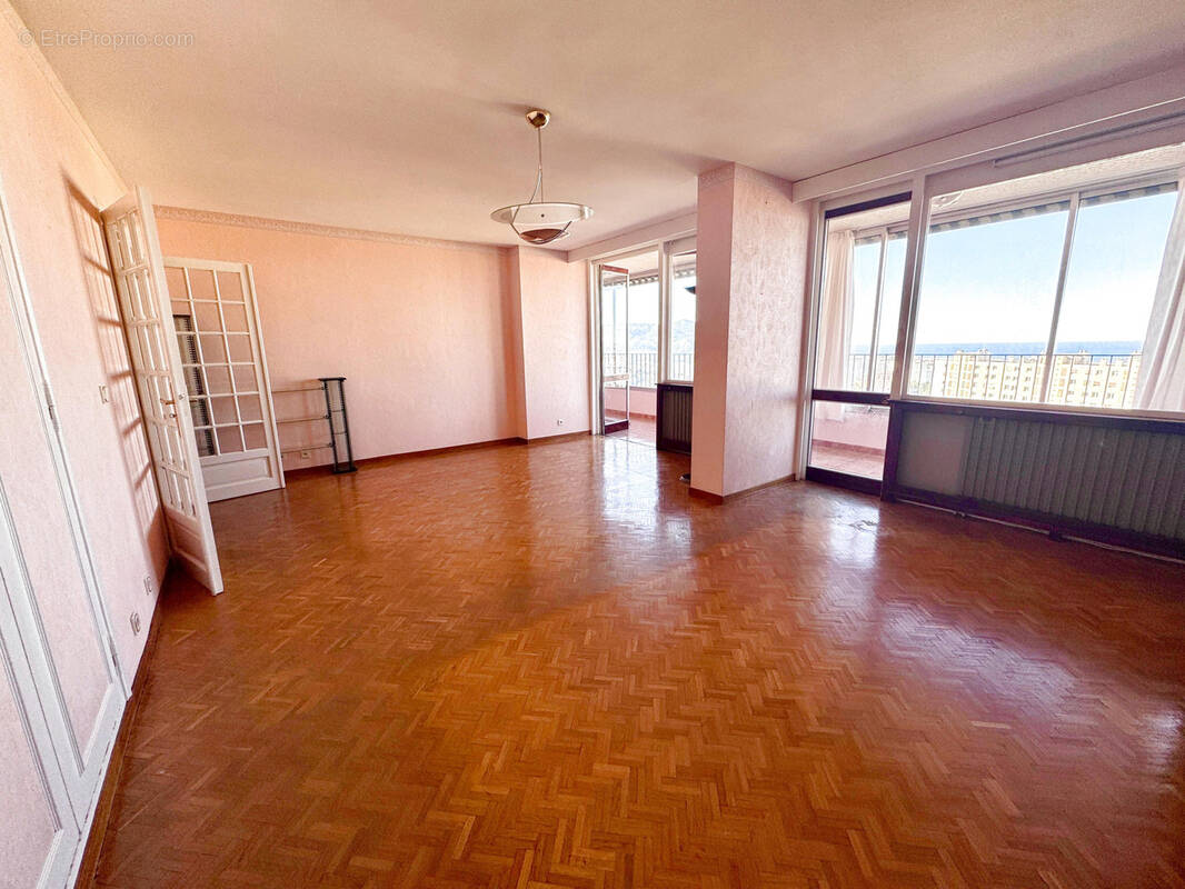 Appartement à MARSEILLE-9E