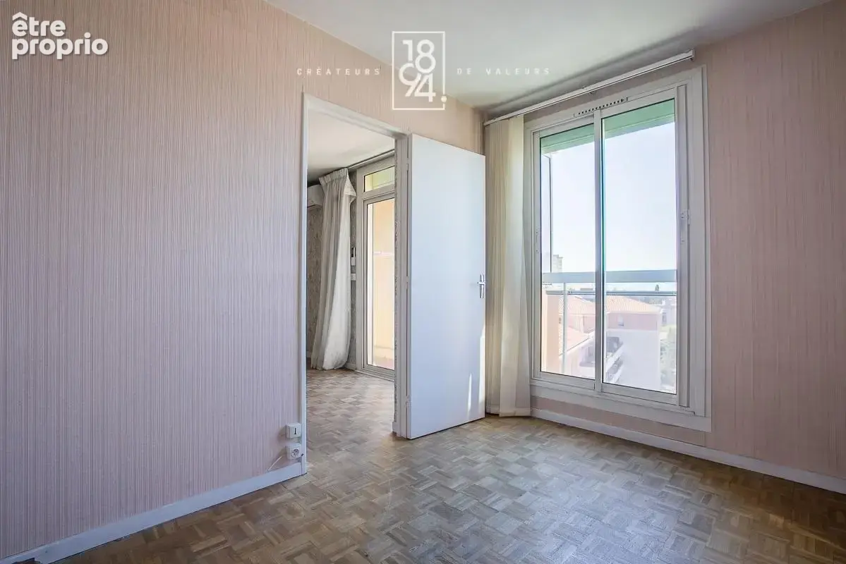 Appartement T4 à Vendre Marseille 13012  Les Borromées  Vue dégagée mer  80m²  5eme étage  ascenseur - photo 6