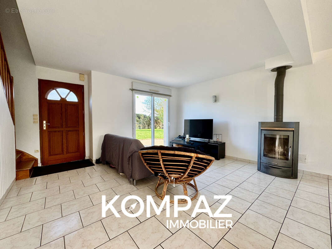 Maison à JUGON-LES-LACS