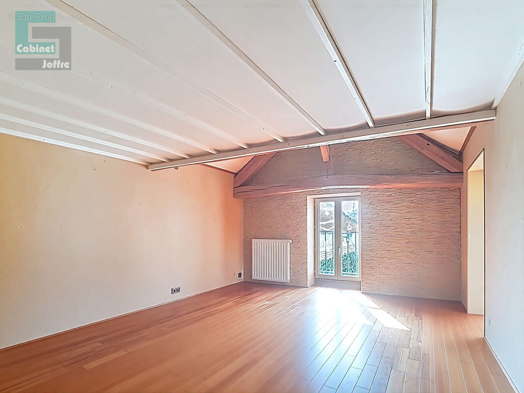 Maison à VULAINES-SUR-SEINE