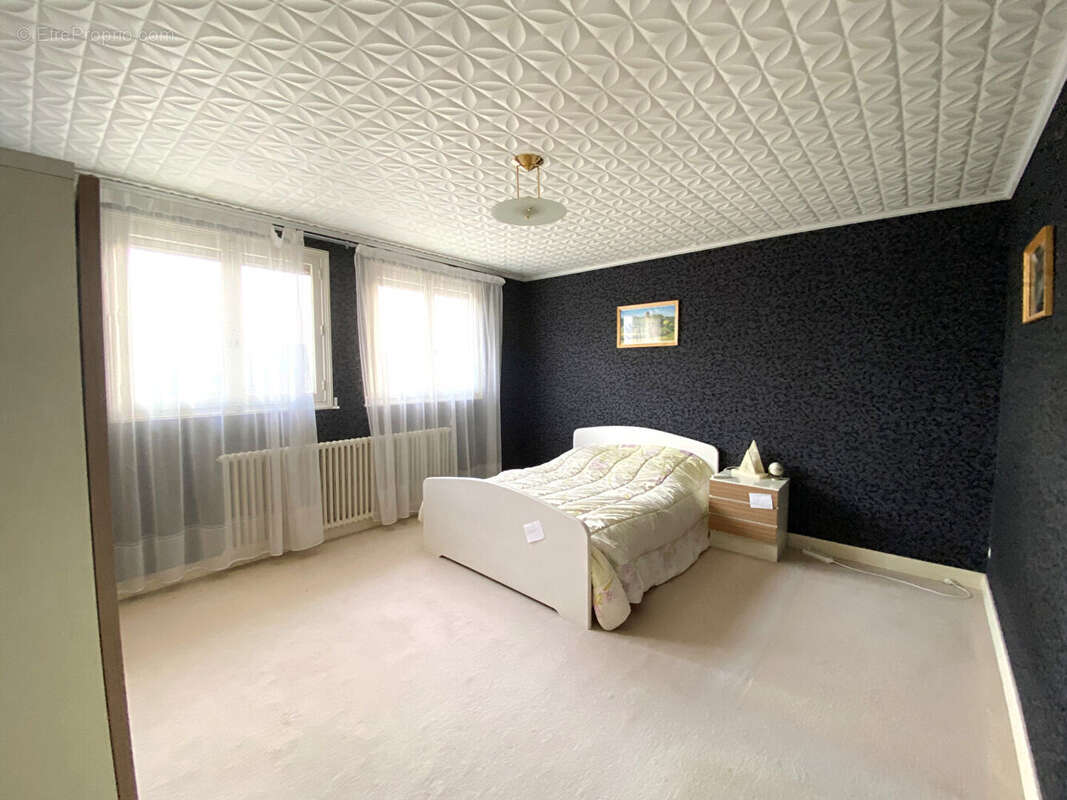 Maison à SAINT-JULIEN-DU-SAULT