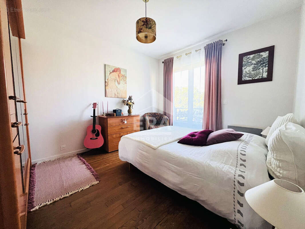 Rare - appartement de caractere - grande terrasse - plein centre - photo 6