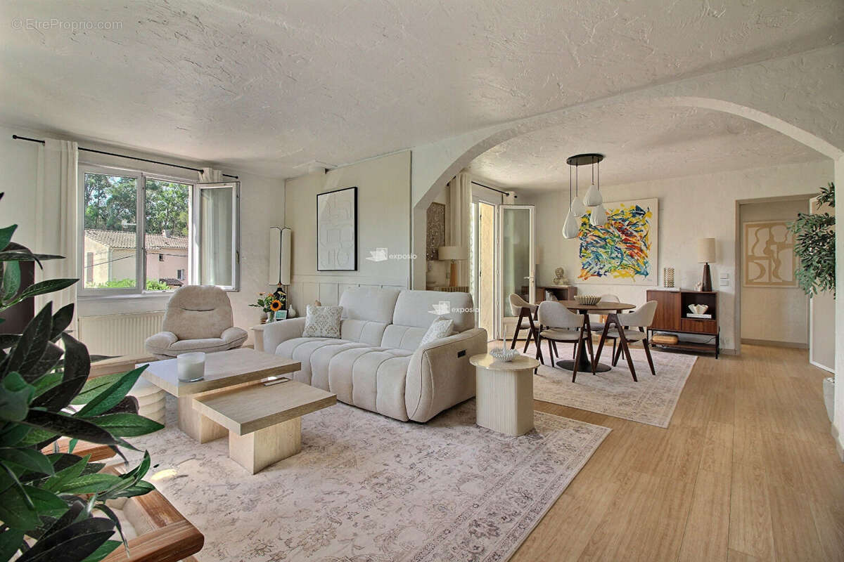 Appartement à MOUGINS