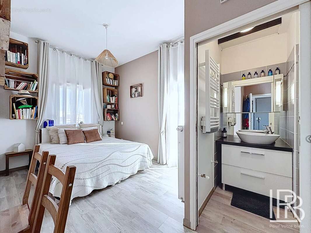 Appartement à MARSEILLE-2E