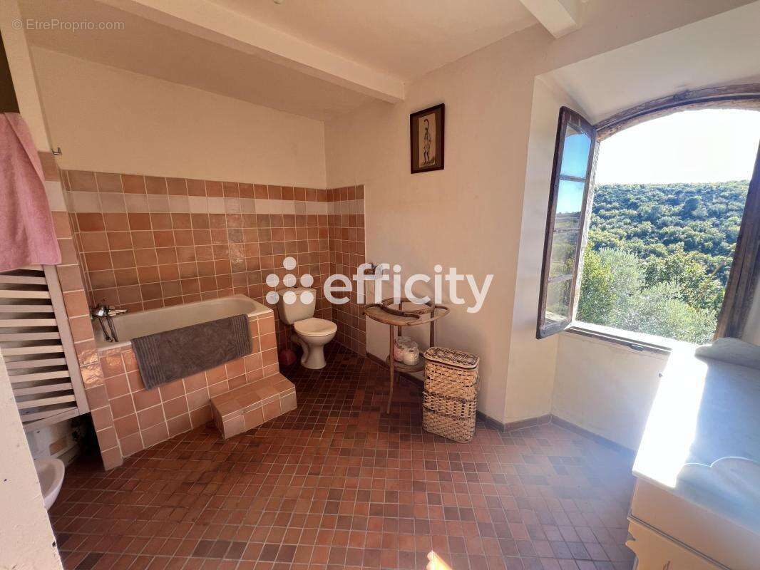 Maison à ARTIGNOSC-SUR-VERDON