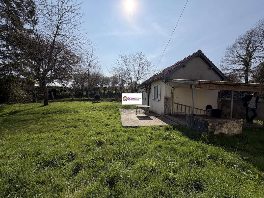 Maison à LE MELE-SUR-SARTHE