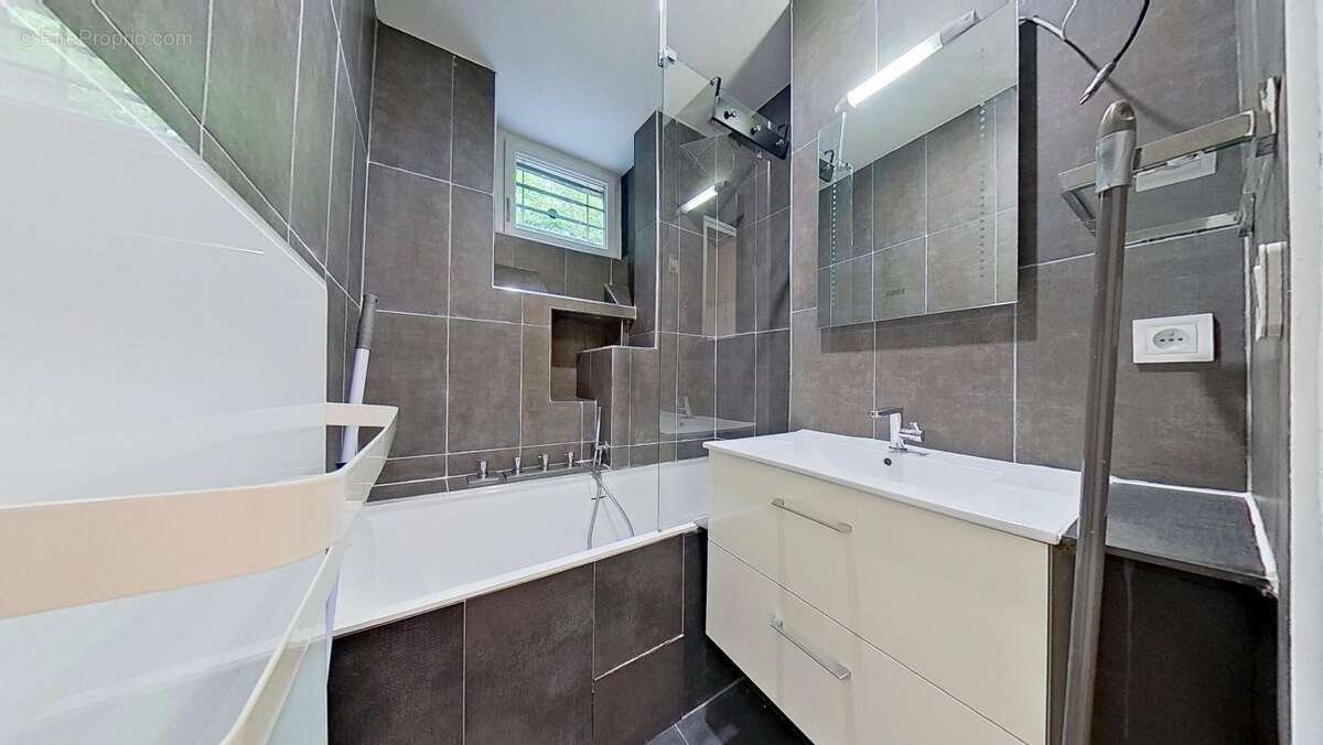 Appartement à PARIS-19E