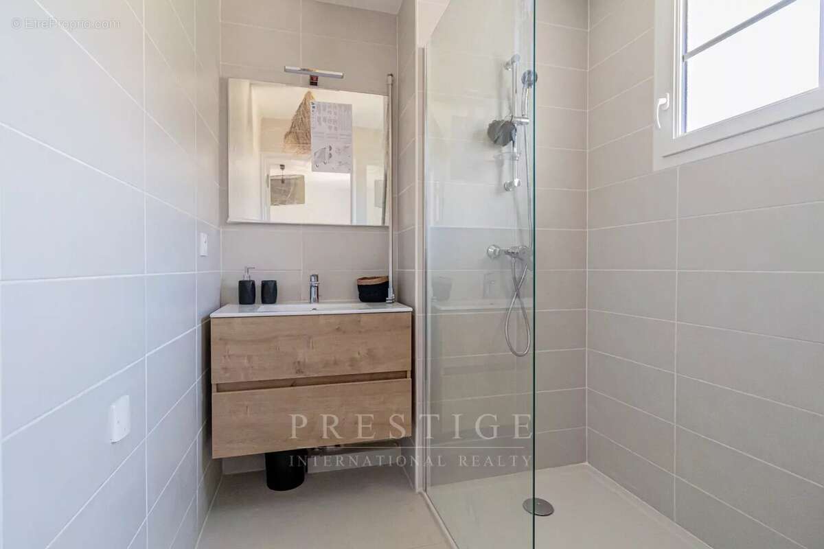 Maison à LA GARDE-FREINET