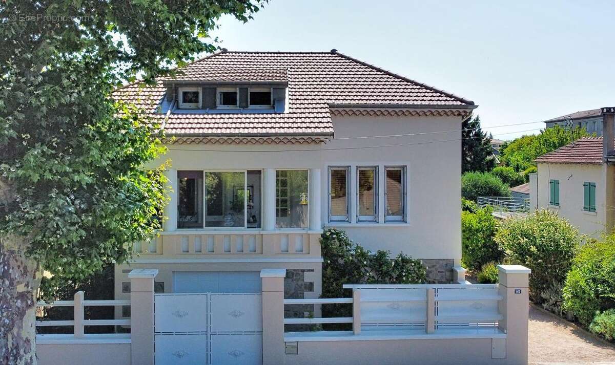 Maison à TOURNON-SUR-RHONE