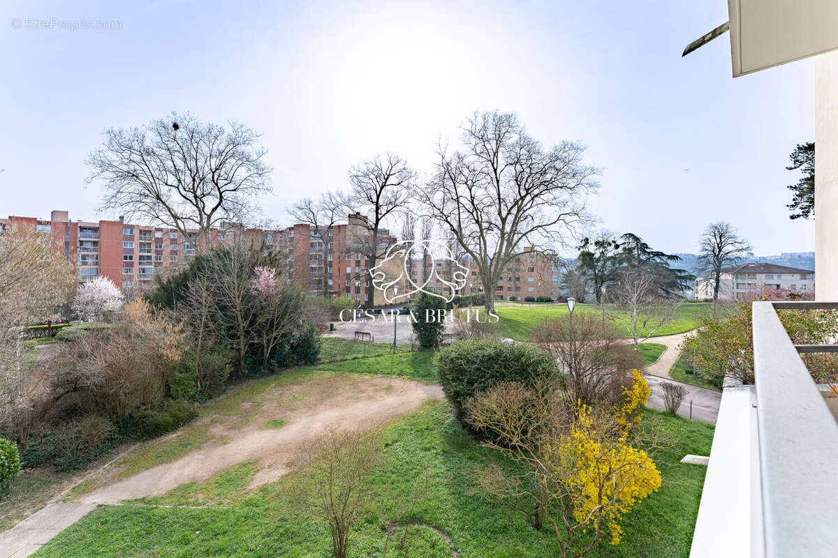 Appartement à LYON-9E
