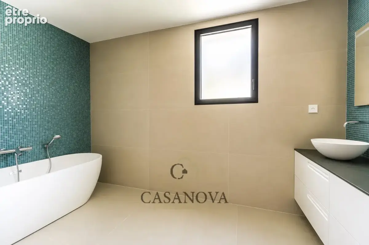 Maison castelanu - piscine - grand terrain - garage. - photo 13