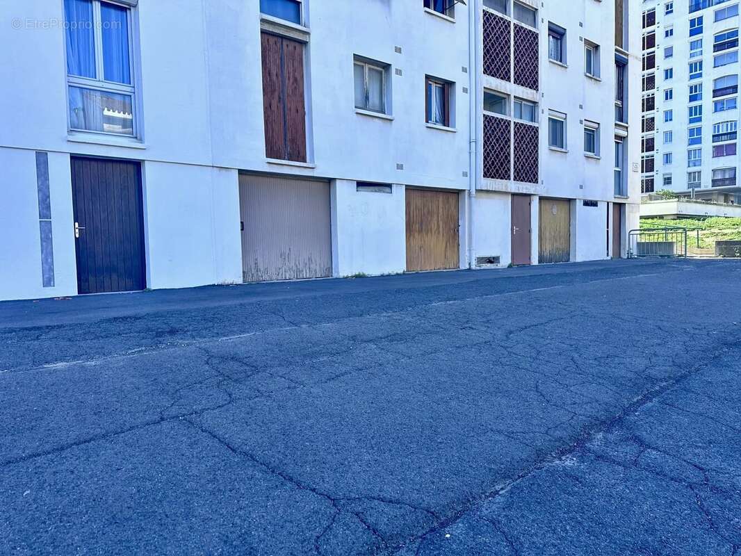 Parking à PERPIGNAN