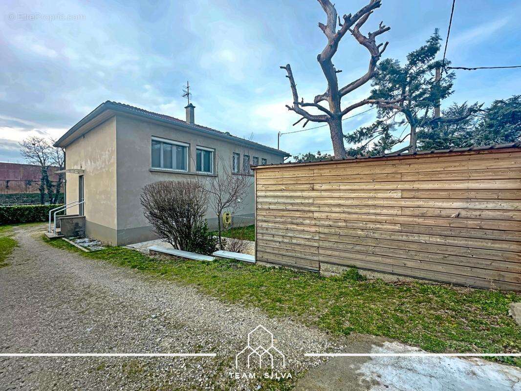 Maison à ROUSSILLON