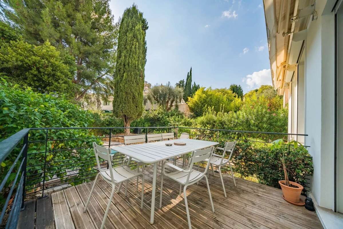 Cannes - villa belle epoque renovee - calme et proximite centre - photo 10