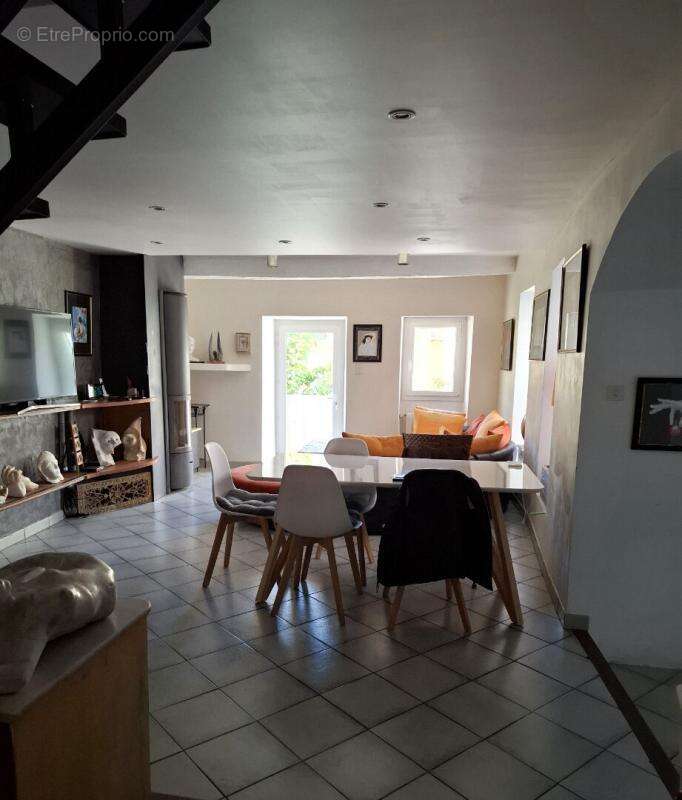 Maison à SAINT-ETIENNE-LES-ORGUES