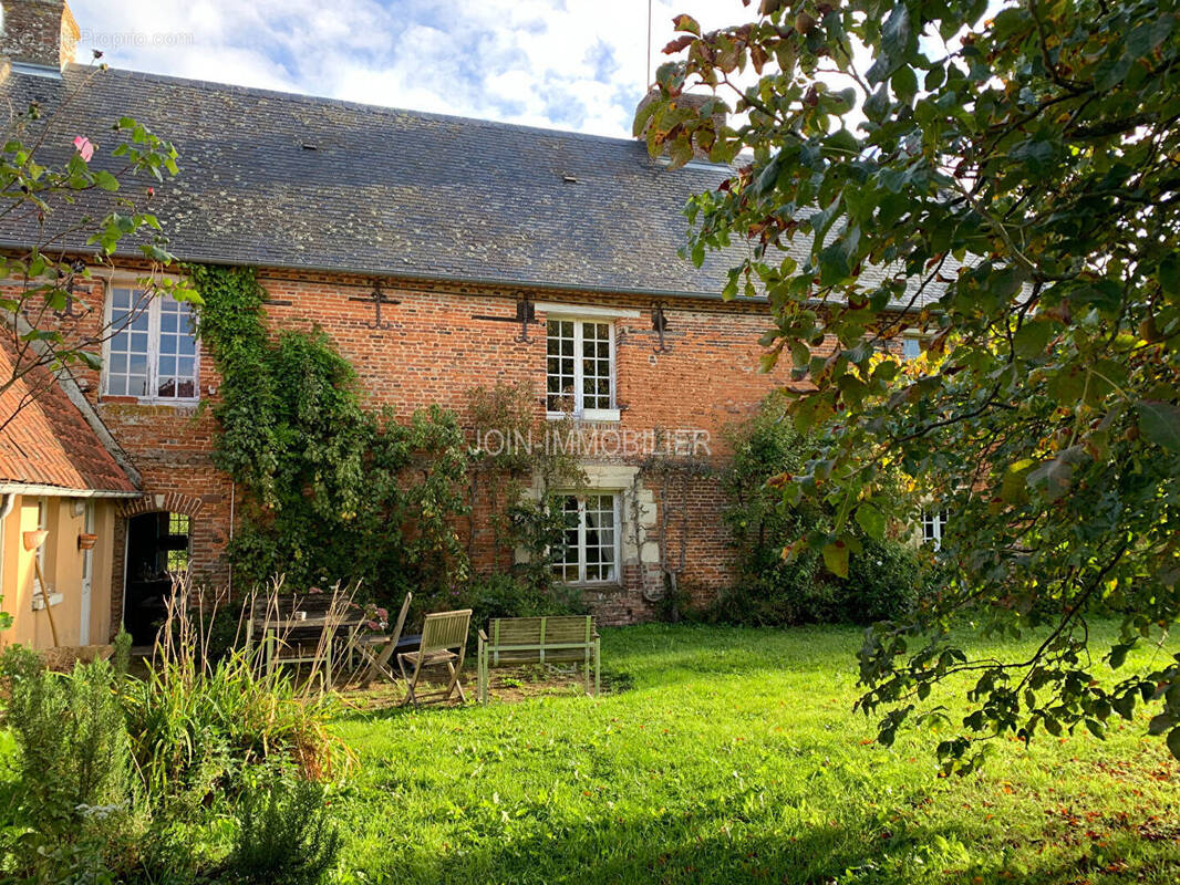Maison à BAILLY-EN-RIVIERE