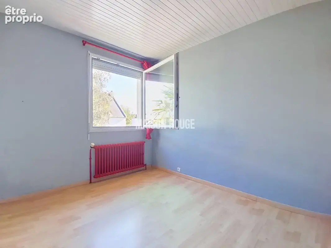 Maison familiale de 5 chambres avec  jardin de 611 m² dans un secteur calme et recherché - PLOUFRAGAN - photo 10