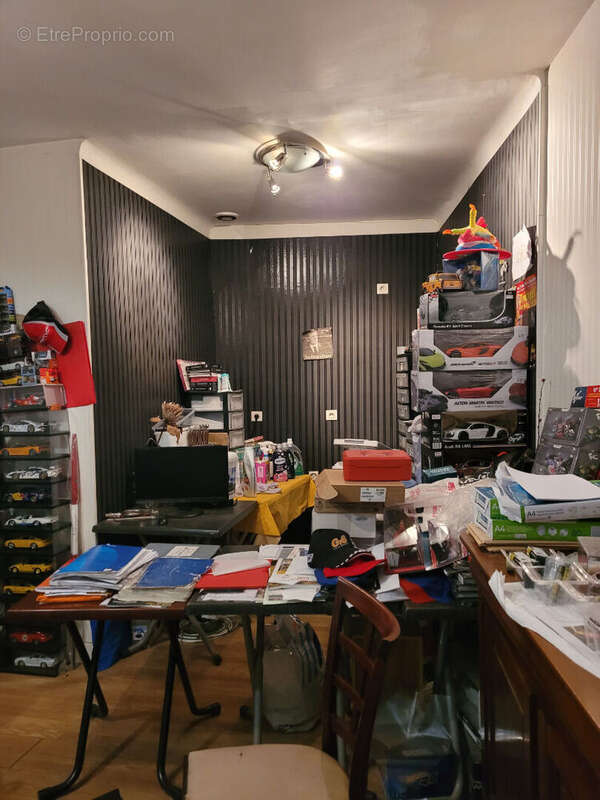 Commerce à SAINT-POURCAIN-SUR-SIOULE