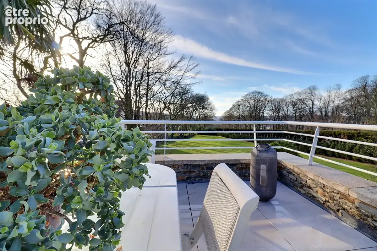 A vendre landerneau maison de 223 m2  5 chambres  sur terrain de 2250 m2 - photo 8