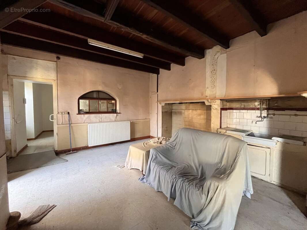 Grande maison de village en pierre - photo 4