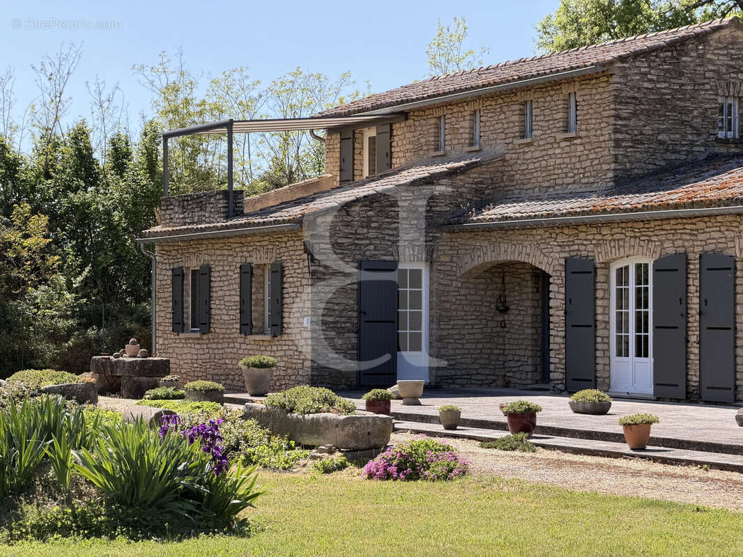 Maison à PLAN-D'ORGON