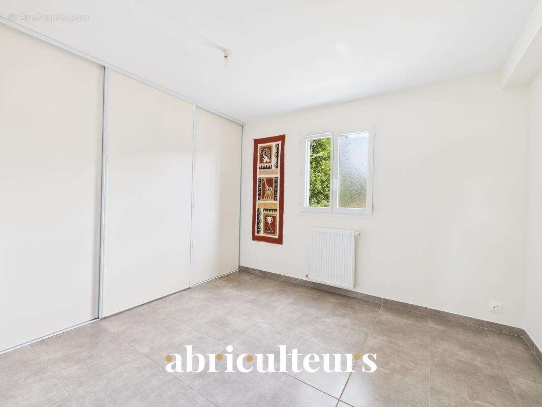 Appartement à PELISSANNE