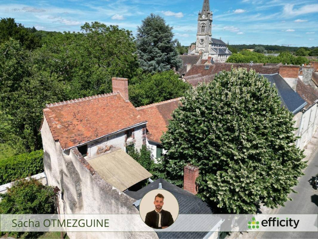 Maison à YZEURES-SUR-CREUSE